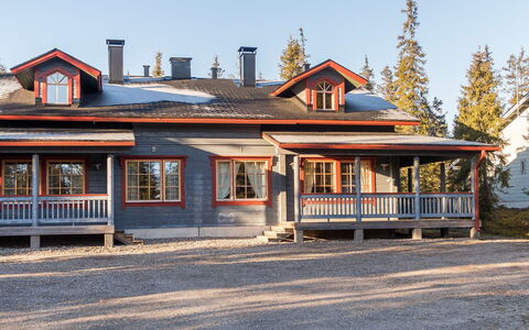 Pyryruka 1: Legna, Architettura, Casa, Tetto, Casa, Porta, Villetta, Raccordo, Finestra A Ghigliottina, Portico