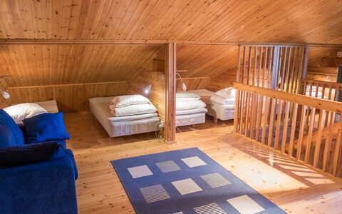 Pyryruka 1: Legna, Interior Design, Camera Da Letto, Pavimento, Mobilia, Letto, Soffitto, Pavimentazione, Camera, Latifoglie