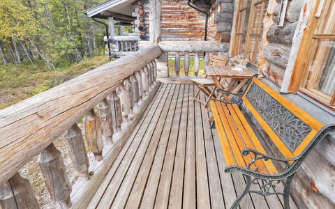 Karhunpesä: Legna, Latifoglie, Pavimento In Legno, Plank, Color Legno, Deck, Villetta, Portico, Log Cabin, Corrimano