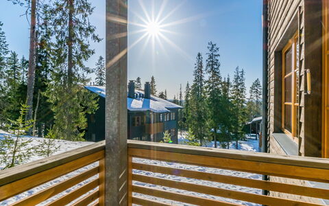 Karhunvartijan Kota B1: Casa, Appartamento, Raccordo, Log Cabin, Plank, Balcone, Larice, Illuminazione Diurna, Eco Hotel