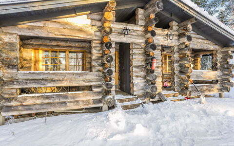 Kuontijärvi B: Legna, Raccordo, Villetta, Casa, Casa, Plank, Edifici Giardino, Log Cabin, Latifoglie, Portico