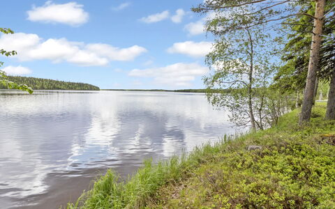 Kuontijärvi a: Blu, Risorse Idriche, Acqua, Corpo D'Acqua, Natura, Nube, Ambiente Naturale, Verde, Paesaggio Naturale, Waterway