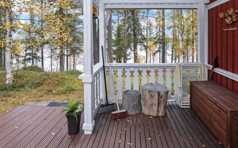Kaukosaaren Ahonrinne: Legna, Pavimentazione, Pavimento In Legno, Pavimento, Portico, Latifoglie, Deck, Color Legno, Plank, Legname