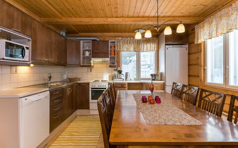 Vesan Villa: Mobilia, Interior Design, Legna, Soffitto, Pavimentazione, Cucina, Pavimento, Controsoffitto, Lampada, Pavimento In Legno