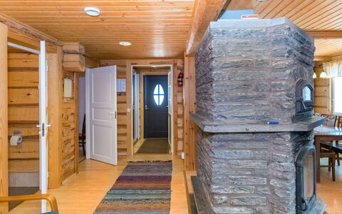 Vesan Villa: Legna, Soffitto, Villetta, Camera, Log Cabin, Latifoglie, Plank, Color Legno, Pavimento In Legno, Legname
