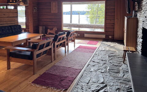 Sompsanniemi: Legna, Pavimentazione, Pavimento, Mobilia, Pavimento In Legno, Latifoglie, Color Legno, Soggiorno, Sedia, Log Cabin