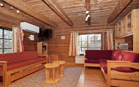 Metsämaja: Legna, Villetta, Pavimento, Color Legno, Log Cabin, Soffitto, Latifoglie, Legname, Loft, Soggiorno