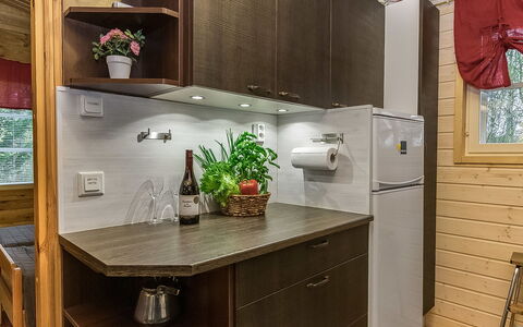 Kytöranta: Mobilia, Interior Design, Pavimentazione, Pavimento, Tavolo, Soffitto, Cucina & Sala Da Pranzo Tavolo, Illuminazione, Sedia, Casa