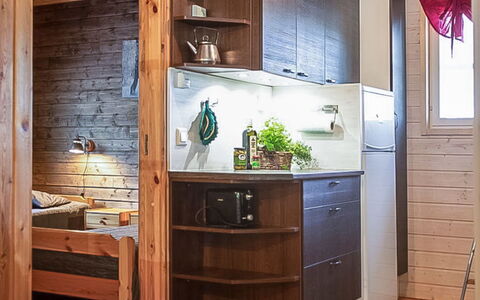 Kytöranta: Mobilia, Interior Design, Pavimentazione, Pavimento, Tavolo, Soffitto, Cucina & Sala Da Pranzo Tavolo, Illuminazione, Sedia, Casa
