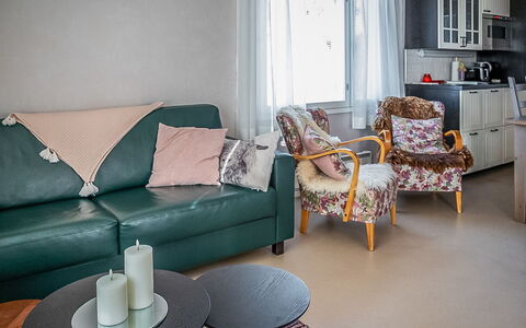 Villa Ebba: Mobilia, Interior Design, Parete, Pavimentazione, Divano, Pavimento, Legna, Camera, Soggiorno, Illuminazione