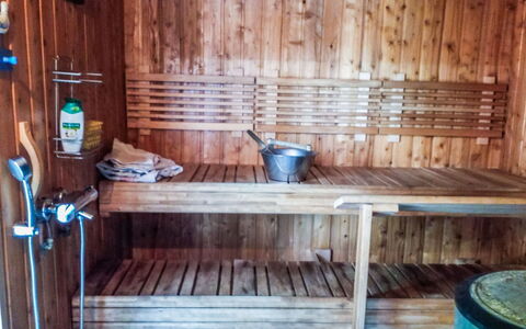 Siimaranta: Mobilia, Interior Design, Pavimentazione, Pavimento, Tavolo, Soffitto, Cucina & Sala Da Pranzo Tavolo, Illuminazione, Sedia, Casa