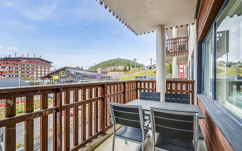 Ruka Ski Chalets 64, 1210: Appartamento, Materiale Composito, Balcone, Condominio, Corrimano, Illuminazione Diurna