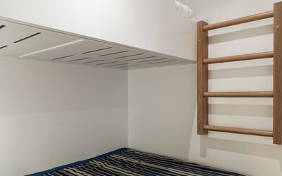 Nordic Chalet 9408