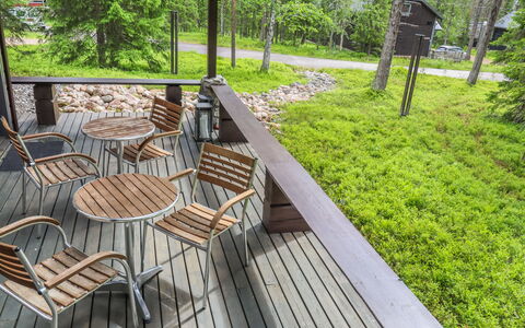 Villa Lumo (Ent. Ylläskyrö): Legna, Mobilia, Mobili Da Esterno, Latifoglie, Deck, Pavimento In Legno, Plank, Portico, Sedia, Color Legno