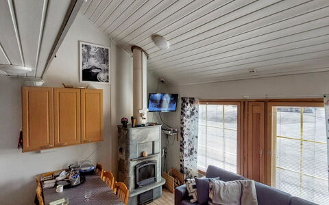 Aihki C O Villa Armas 50: Legna, Architettura, Tetto, Casa, Casa, Villetta, Porta, Raccordo, Edifici Giardino, Latifoglie