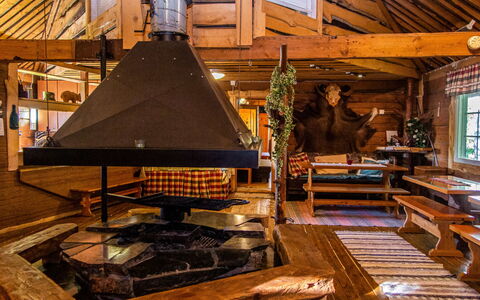 Kuusenkatve: Albero, Banca, Casa, Villetta, Lago, Stagno, Foresta, Log Cabin