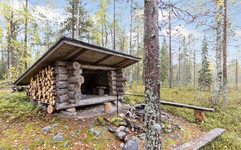 Koppelokangas: Balcone, Appartamento, Shade, Bicchiere, Condominio, Corrimano, Portico, Illuminazione Diurna, Deck, Mobili Da Esterno