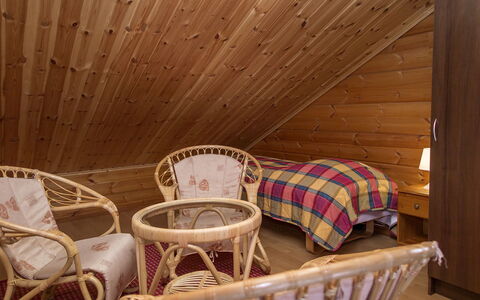 Peiponpesä a: Mobilia, Interior Design, Pavimentazione, Pavimento, Legna, Soffitto, Camera, Pavimento In Legno, Camera Da Letto, Letto
