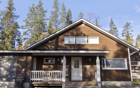Halla: Villetta, Casa, Casa, Edifici Giardino, Raccordo, Log Cabin, Agriturismo, Estate, Capannone, Cortile