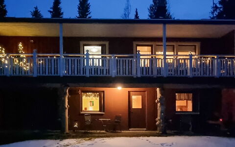 Kesänkilehto: Inverno, Neve, Congelamento, Cortile, Portico, Sera, Recinzione, Larice