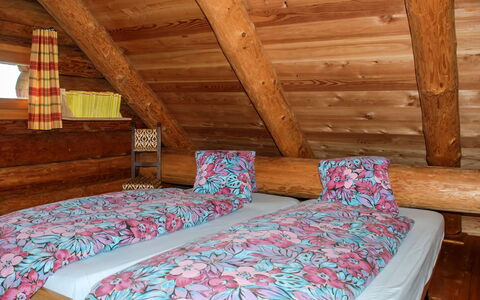 Rustico Cà Dru Lurenz: Letto, Camera Da Letto, Camera, Mobilia, Proprietà, Log Cabin, Legna, Lenzuolo, Telaio Del Letto, Interior Design