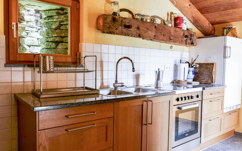 Rustico Cà Dru Lurenz: Cabinetry, Lavandino Della Cucina, Controsoffitto, Proprietà, Lavello, Mobilia, Rubinetto, Idraulico Fixture, Cucina, Legna