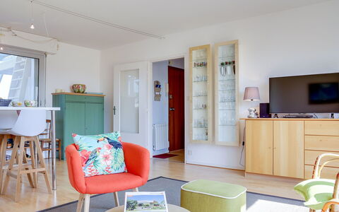 Ker Enclos: Camera, Soggiorno, Mobilia, Proprietà, Costruzione, Interior Design, Casa, Casa, Immobiliare, Pavimento