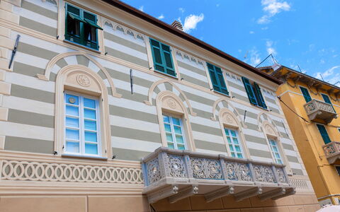 Via Dante Vacanze - Levanto: Materiale Composito, Modanatura, Design, Dipingere, Balcone, Illuminazione Diurna, Raccordo