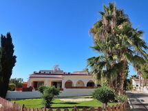 Chronas Villa