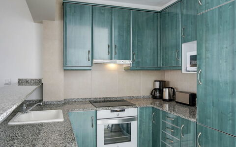 Las Estancias: Controsoffitto, Camera, Proprietà, Cabinetry, Cucina, Mobilia, Turchese, Interior Design, Piastrella, Costruzione