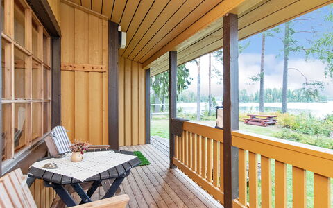 Rantapirtti: Mobilia, Interior Design, Pavimentazione, Pavimento, Tavolo, Soffitto, Cucina & Sala Da Pranzo Tavolo, Illuminazione, Sedia, Casa