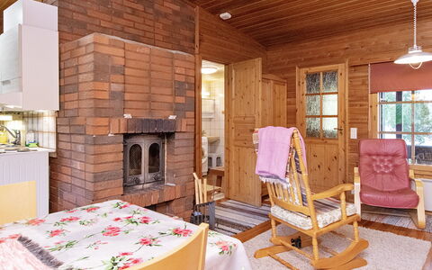 Rantapirtti: Mobilia, Interior Design, Pavimentazione, Pavimento, Tavolo, Soffitto, Cucina & Sala Da Pranzo Tavolo, Illuminazione, Sedia, Casa