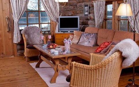 Kopinkallio 1: Albero, Banca, Casa, Villetta, Lago, Stagno, Foresta, Log Cabin