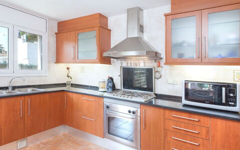 Dorian: Controsoffitto, Proprietà, Camera, Cabinetry, Cucina, Mobilia, Costruzione, Cucina Stufa, Casa, Immobiliare