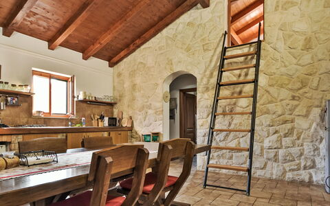 Malu Sun Ii: Proprietà, Legna, Costruzione, Interior Design, Architettura, Finestra, Fascio, Tavolo, Pavimento, Pavimentazione