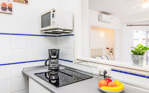 Neptune: Cucina, Apparecchio Major, Controsoffitto, Interior Design, Pavimentazione, Elettrodomestico Da Cucina, Pavimento, Camera, Casa, Appartamento
