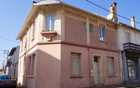 Legallais: Proprietà, Casa, Costruzione, Quartiere, Architettura, Zona Residenziale, Cittadina, Facciata, Immobiliare, Parete