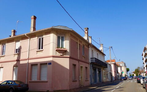 Legallais: Zona Residenziale, Quartiere, Casa, Cittadina, Proprietà, Costruzione, Architettura, Zona Urbana, Trasporto, Cielo
