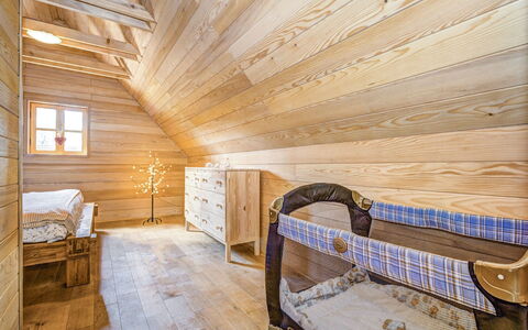 Plitvice i: Proprietà, Camera, Interior Design, Costruzione, Immobiliare, Soffitto, Architettura, Casa, Pavimento, Mobilia