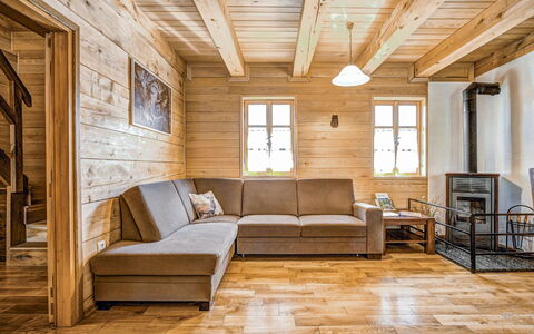 Plitvice i: Camera, Mobilia, Proprietà, Soffitto, Interior Design, Costruzione, Soggiorno, Pavimento, Pavimento In Legno, Fascio