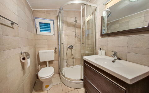 Drago: Specchio, Rubinetto, Idraulico Fixture, Lavello, Proprietà, Costruzione, Lavandino Del Bagno, Bagno, Mobiletto Del Bagno, Viola