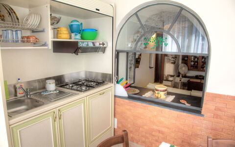 Casa Del Sole - San Bartolomeo Al Mare: Proprietà, Camera, Cucina, Architettura, Mobilia, Costruzione, Interior Design, Arco, Cabinetry, Immobiliare
