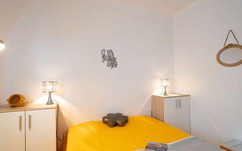 Le Viking: Mobilia, Proprietà, Cabinetry, Legna, Comfort, Interior Design, Arancia, Telaio Del Letto, Architettura, Pavimento