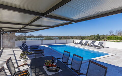 Umag 516: Piscina, Materiale Composito, Shade, Mobili Da Esterno, Sedia, Design, Struttura Esterna, Illuminazione Diurna, Terrazza, Pergola