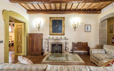 Vista da Rocca di Papa 102.2: Cornice, Proprietà, Costruzione, Legna, Divano, Interior Design, Illuminazione, Pavimentazione, Soggiorno, Pavimento