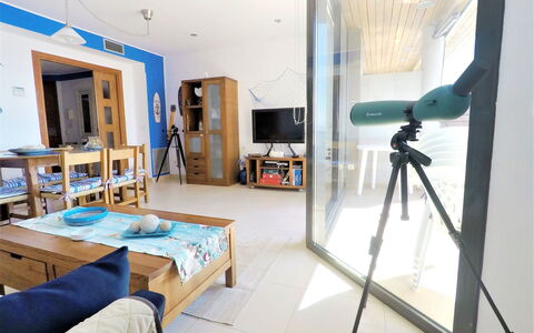La Platja: Camera, Interior Design, Proprietà, Mobilia, Costruzione, Parete, Pavimento, Casa, Tavolo, Soffitto
