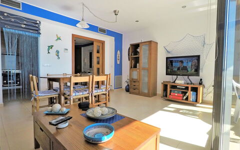 La Platja: Proprietà, Camera, Interior Design, Costruzione, Casa, Mobilia, Casa, Soggiorno, Tavolo, Immobiliare