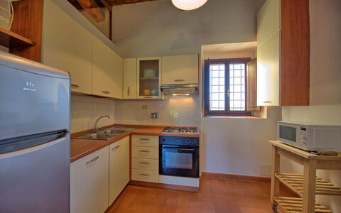 Pozzo Dei Desideri: Controsoffitto, Camera, Cabinetry, Cucina, Proprietà, Mobilia, Costruzione, Cucina Stufa, Pavimento, Latifoglie