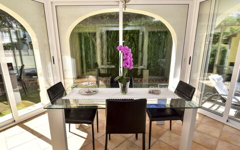 Villa Buena Vida: Proprietà, Camera, Sala Da Pranzo, Interior Design, Mobilia, Costruzione, Soffitto, Tavolo, Casa, Immobiliare