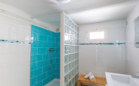 Anaisim: Idraulico Fixture, Proprietà, Doccia, Soffione Doccia, Costruzione, Bagno, Interior Design, Pavimentazione